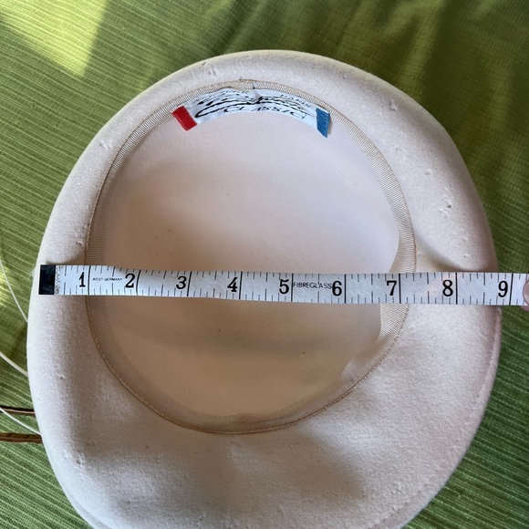 Elegant Cream Mr John Vintage Wool Felt Hat with Pheasant Feather Detail - Picture 6 of 9